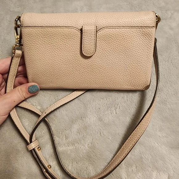 Michael Kors Soft Pink Leather Crossbody Purse - Picture 4 of 7